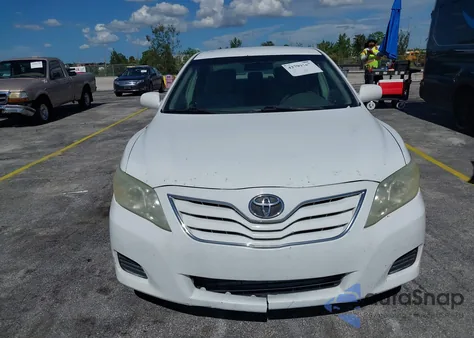 2011 Toyota Camry Le z USA, uszkodzony, nr VIN 4T1BF3EK8BU697993